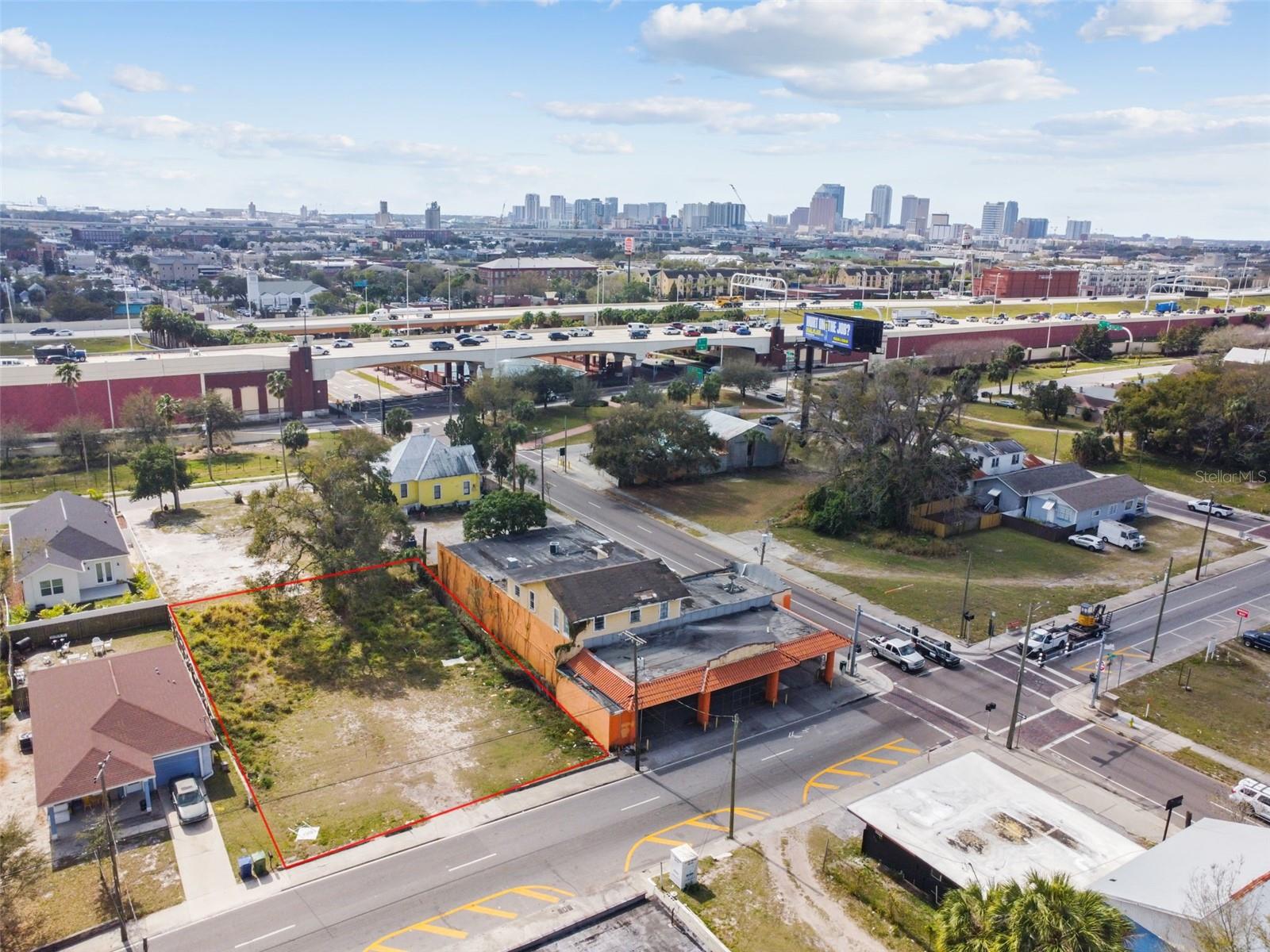 2213 E Columbus Drive