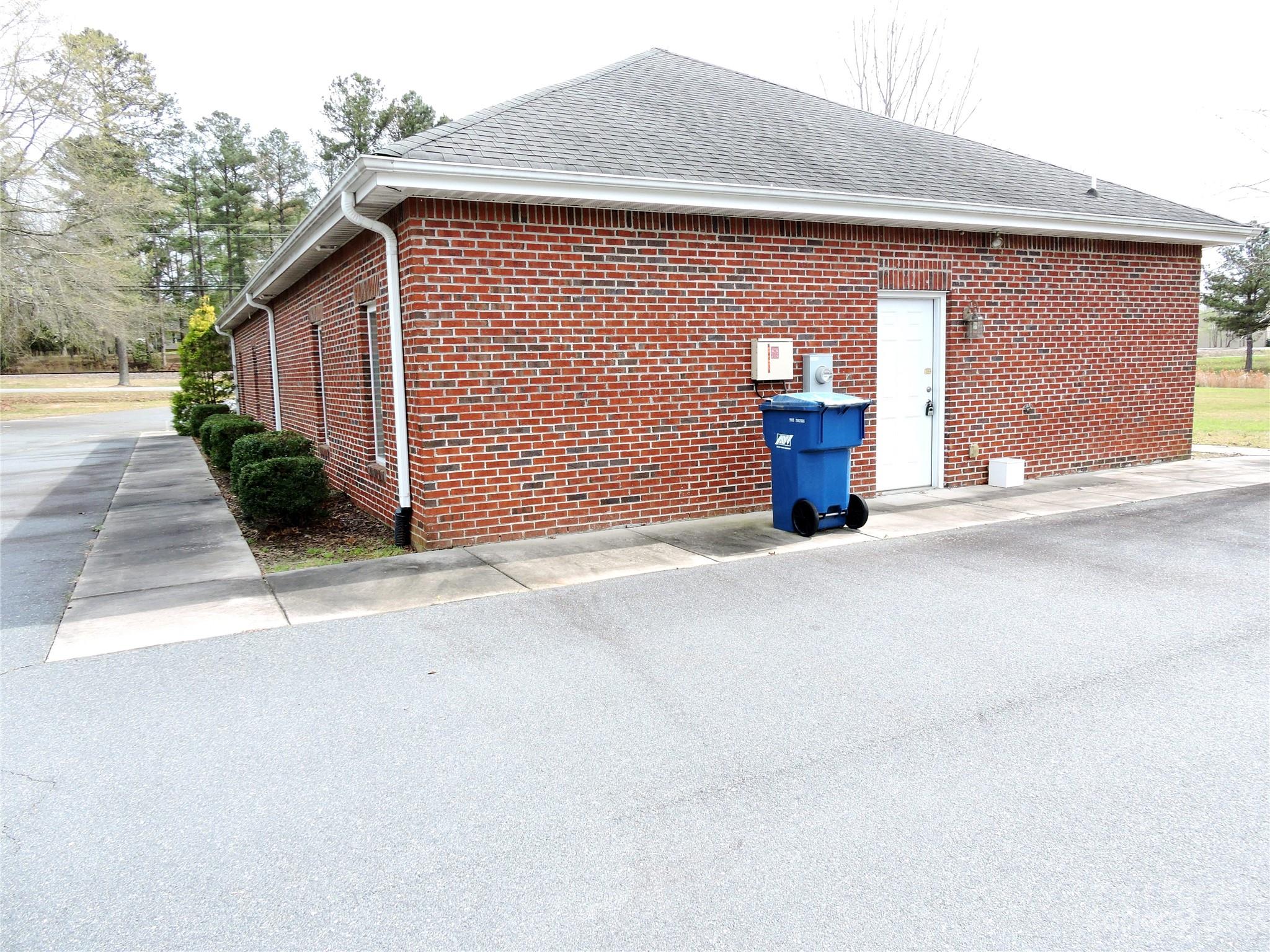 1001 Main Street N