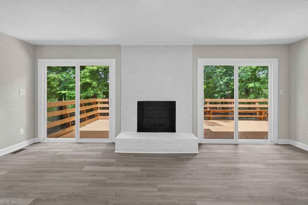 112 W Rexford Drive