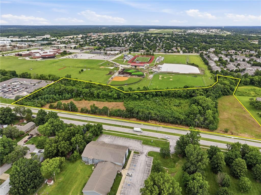 E Chipman Road