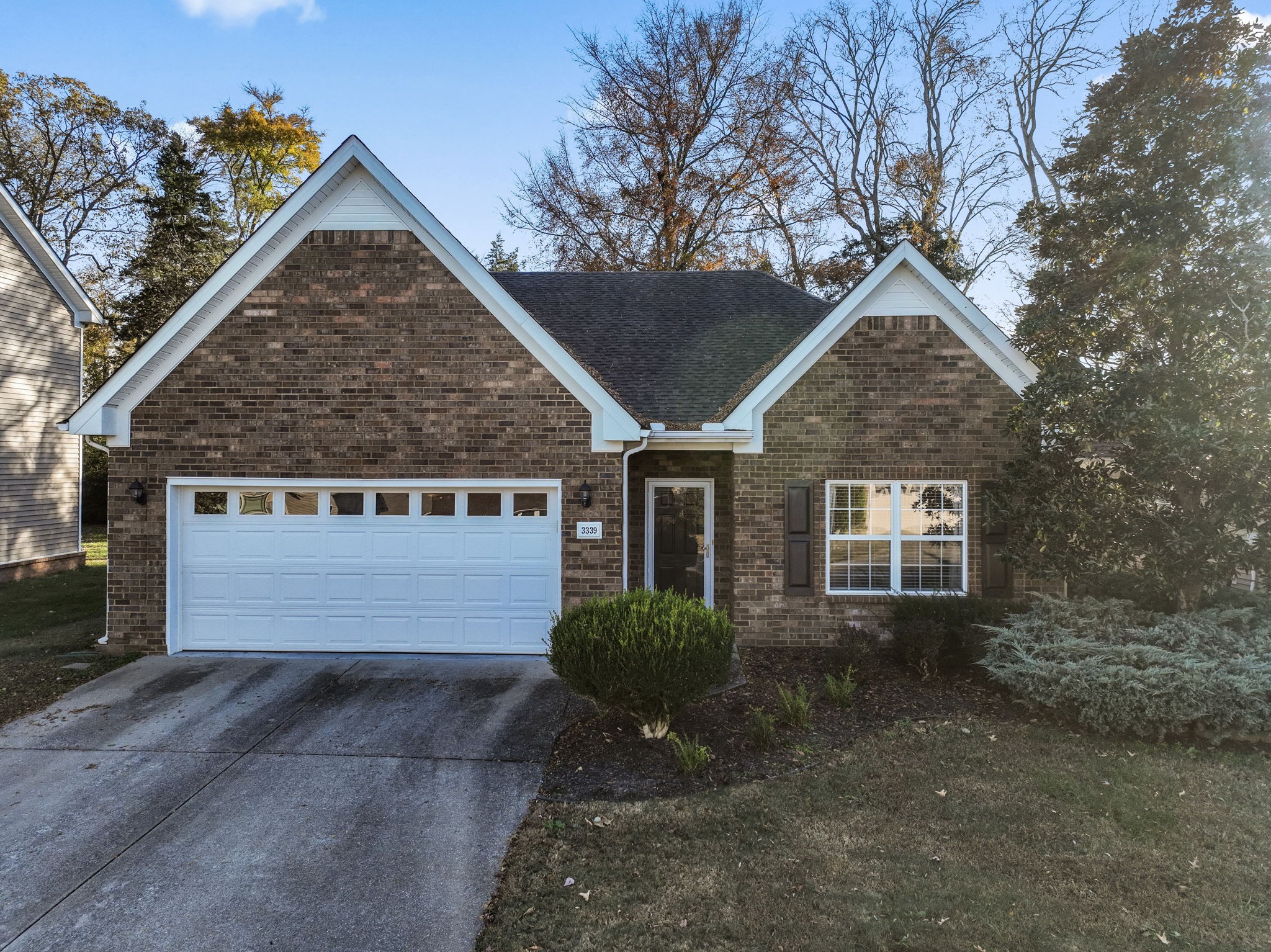3339 Cotswold Ln — sold