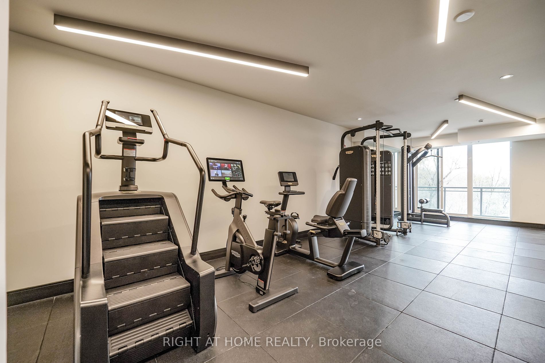 90 Glen Everest Rd 412