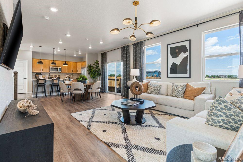 2038 Wagon Wheel Aly