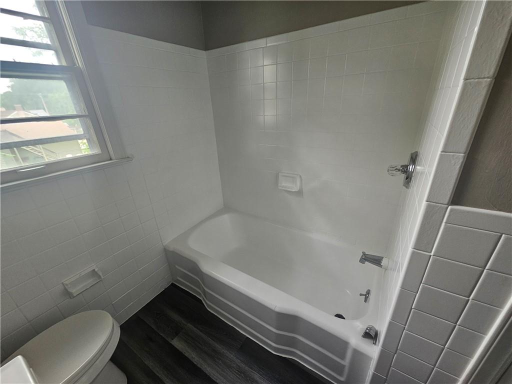 800 - 802 E 75th Terrace