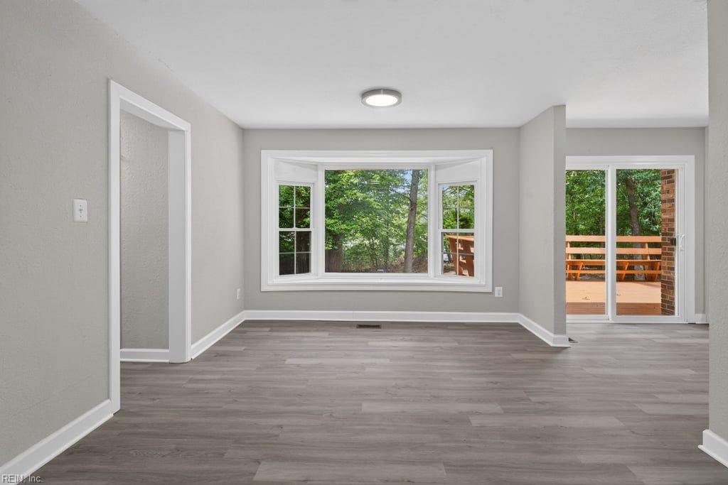 112 W Rexford Drive