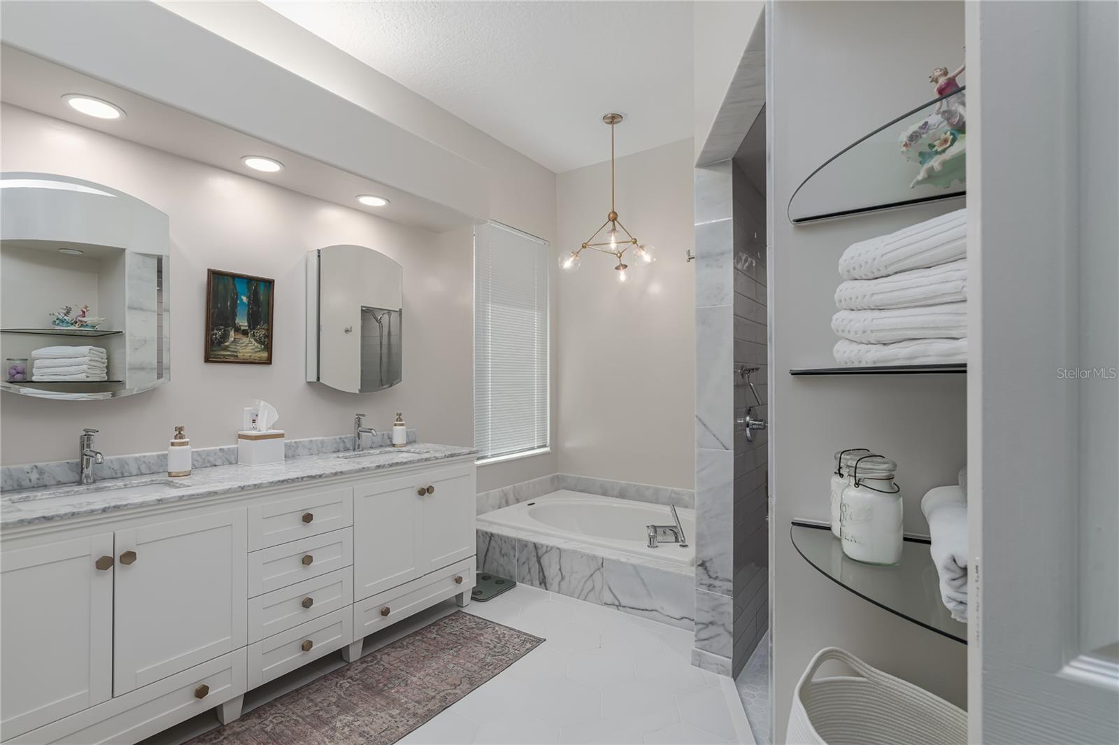 11806 Oak Ridge Drive