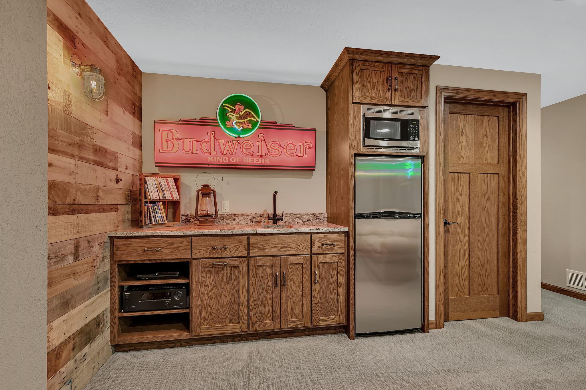 1201 Huntington Drive S