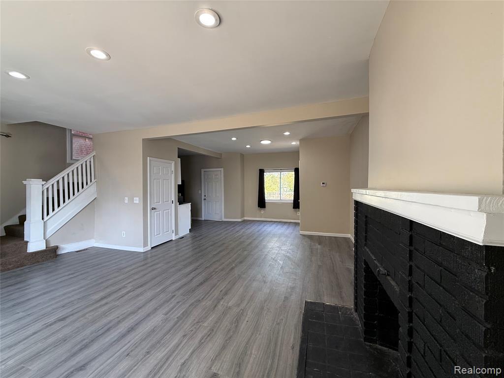15344 Dexter Avenue