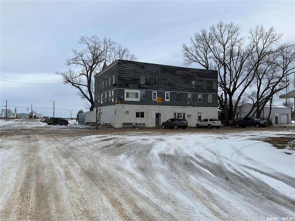 Welcome to Ceylon SK, this profitable bar in the town of Ceylon boast a restaurant, bar and hotel. This is the only bar that is open within 80 km. All equipment included and is ready for its new owner.