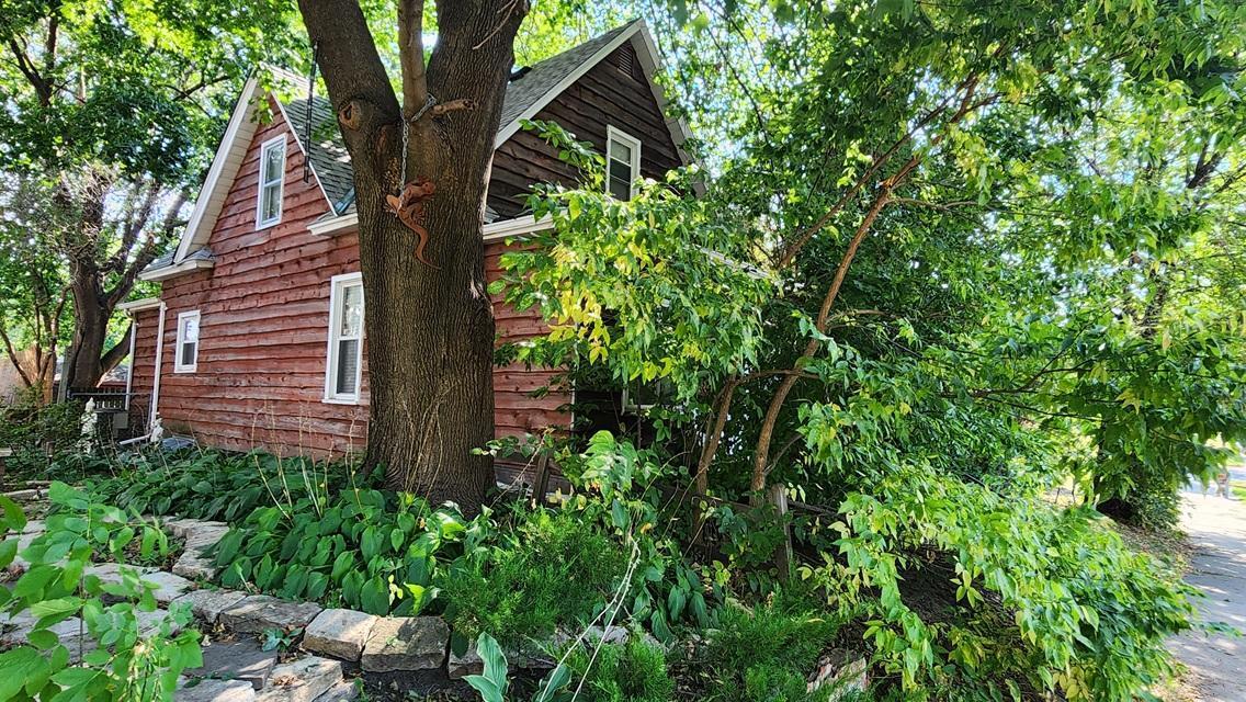 3010 Vincent Avenue N