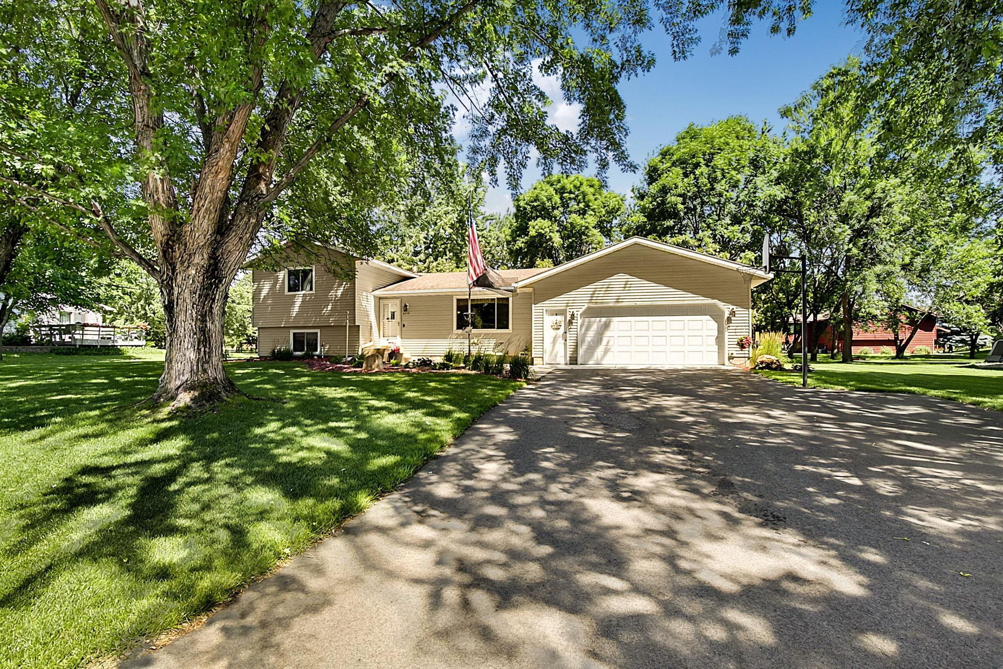 6209 Laurel Road