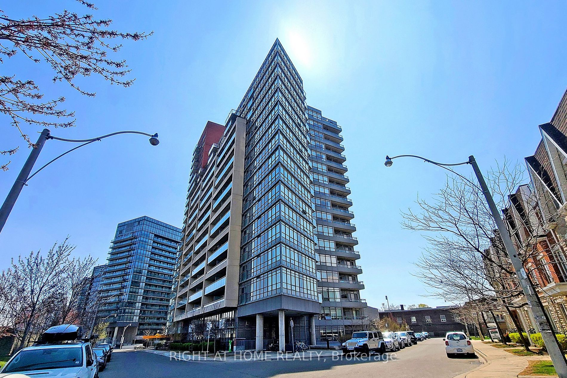 38 Joe Shuster Way 423