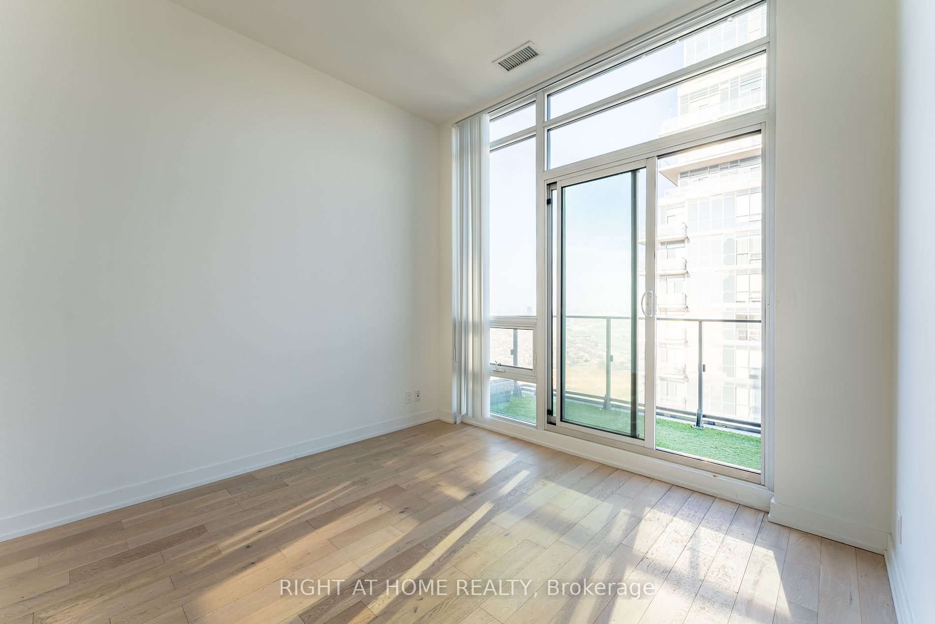 2212 W Lake Shore Blvd Ph06