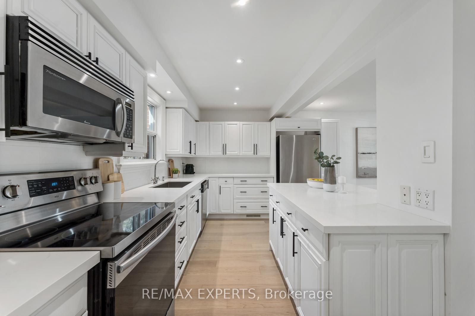 1080 Kipling Ave