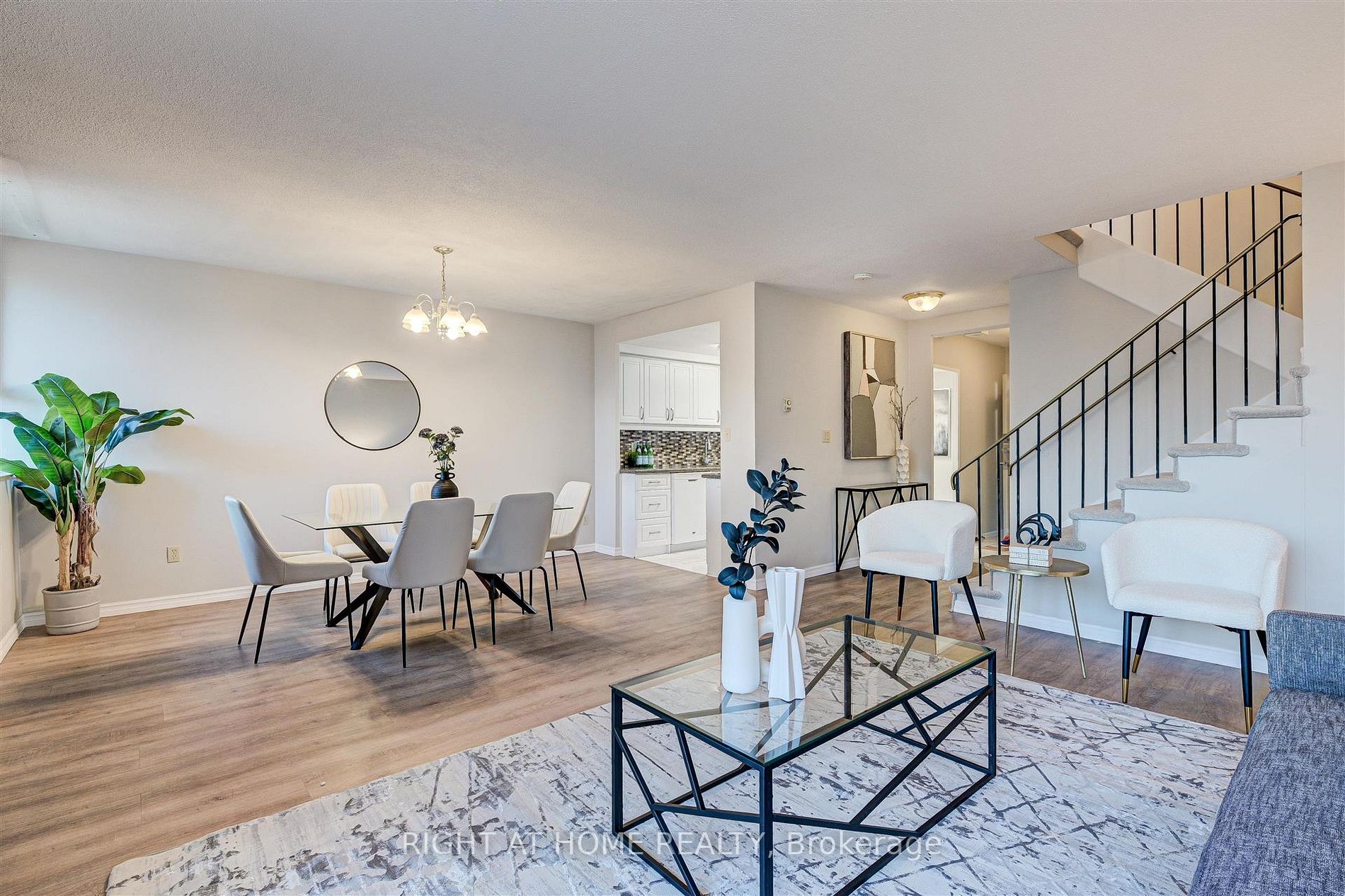 2 Crescent Town Rd 406