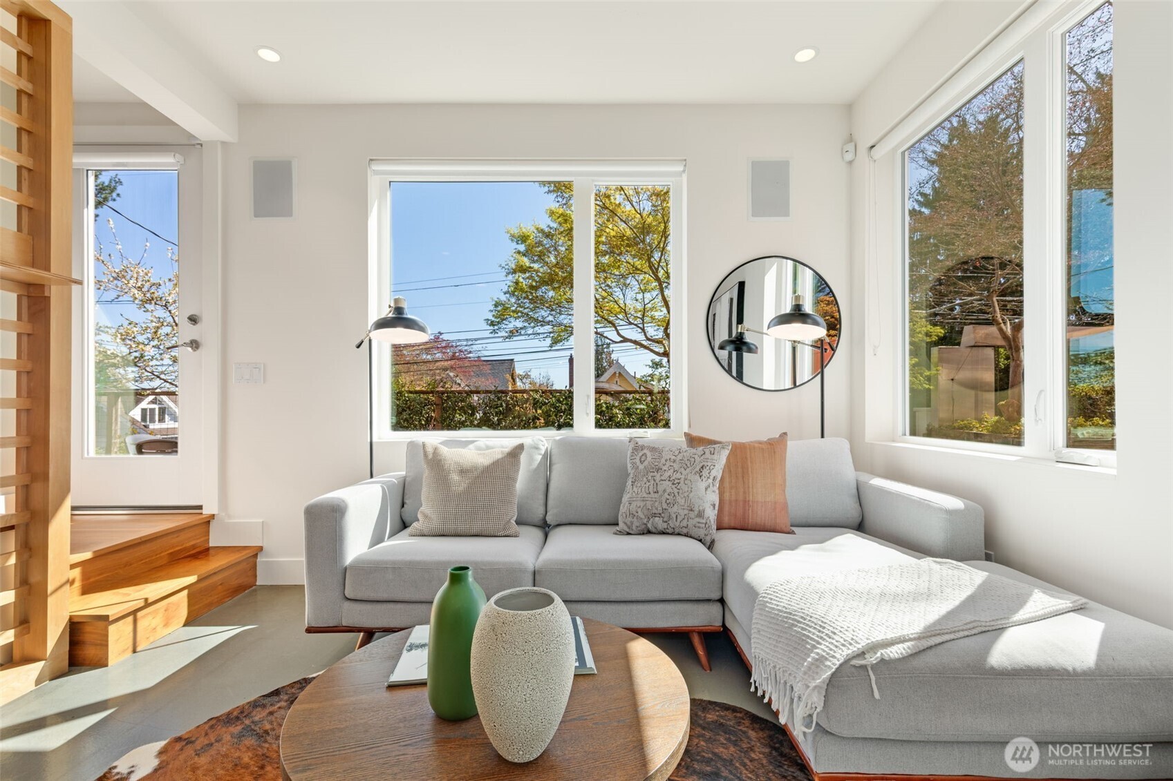 1529 Grandview Place E