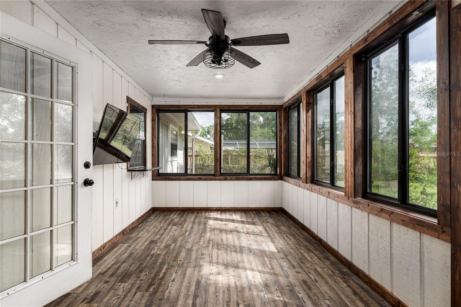 5012 Woodlawn Circle W