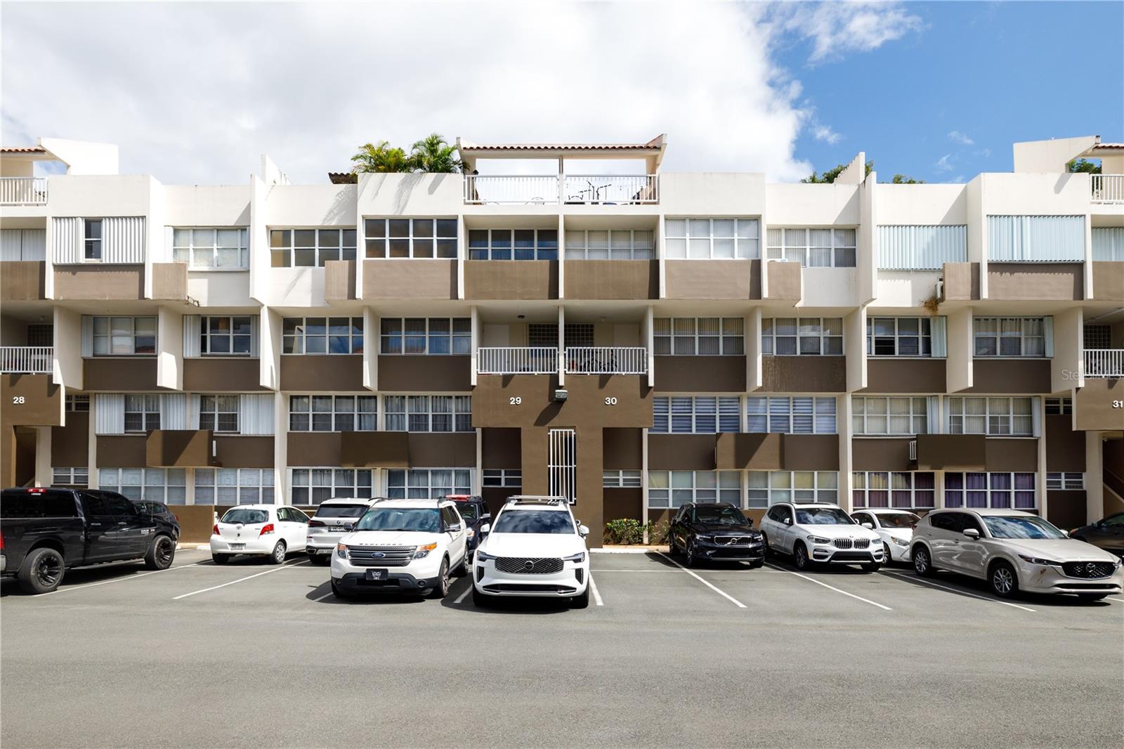 151 Av. Tte. César Luis González 3002