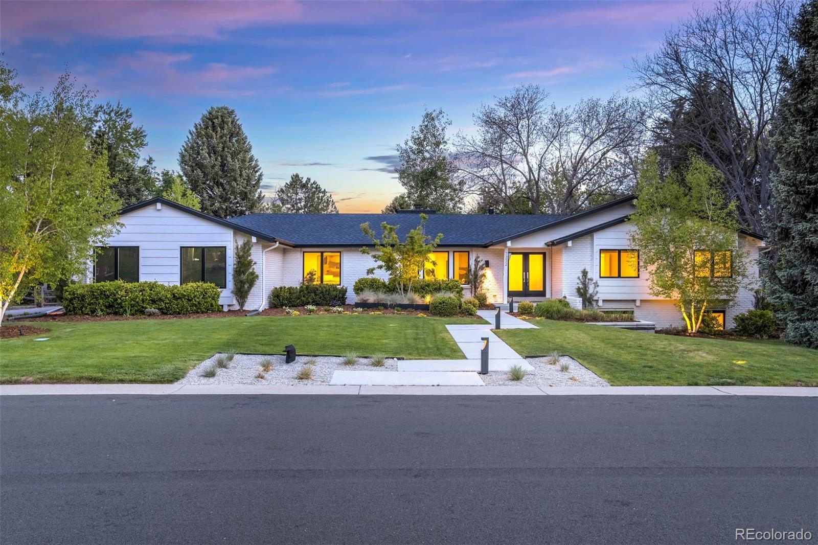 5252 Nassau Circle E