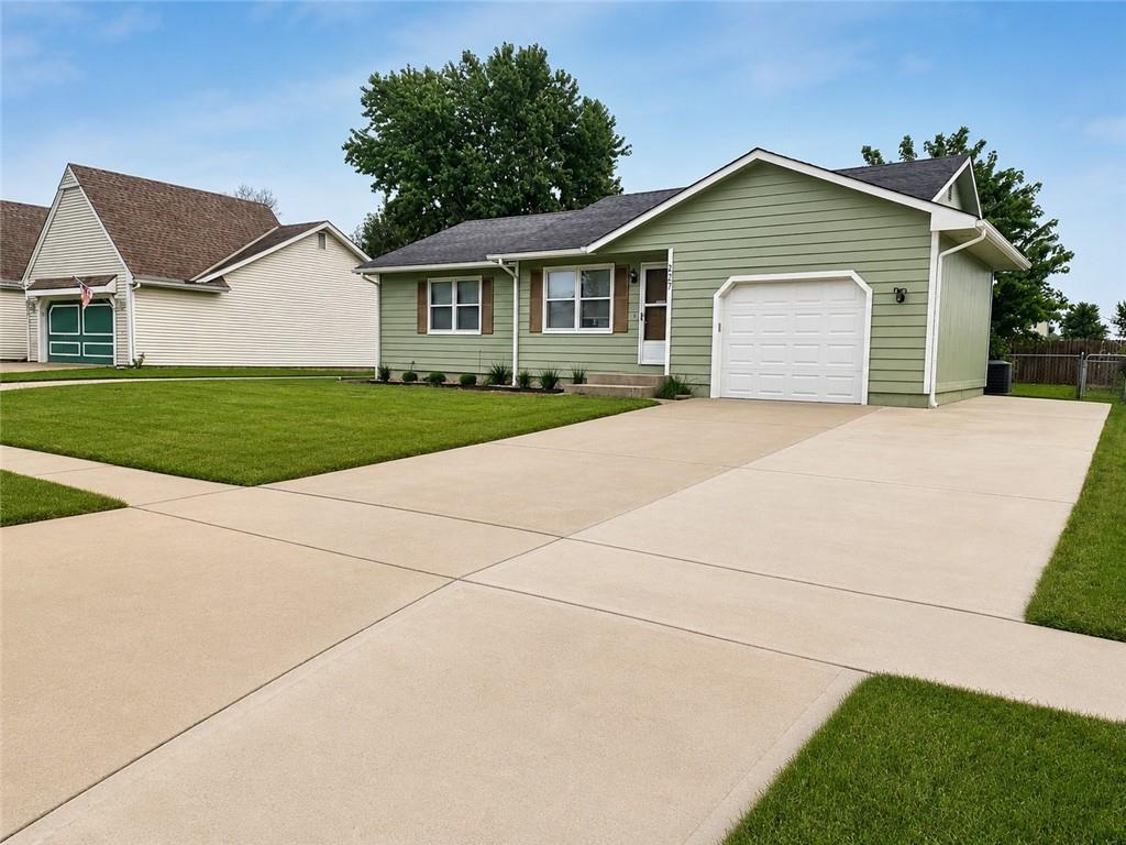 227 E Colleen Drive