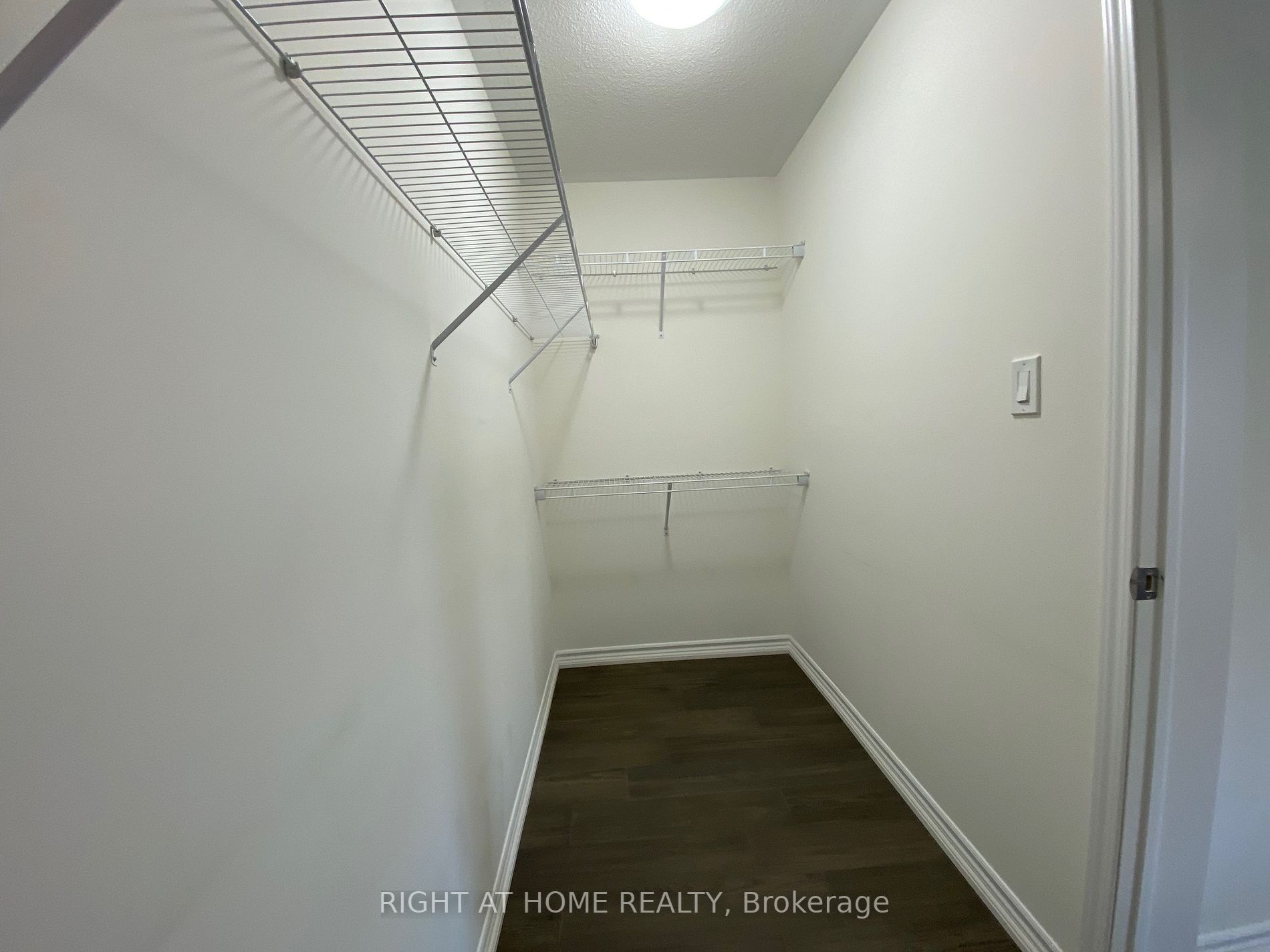 1125 Leger Way 25