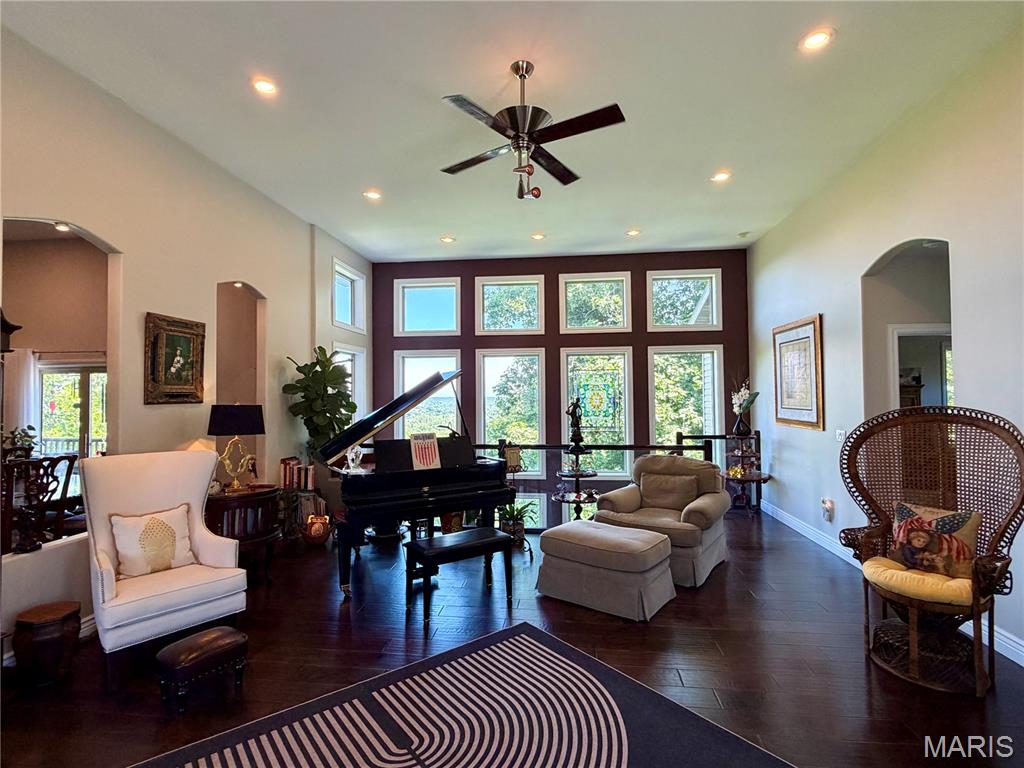 120 El Rancho Drive