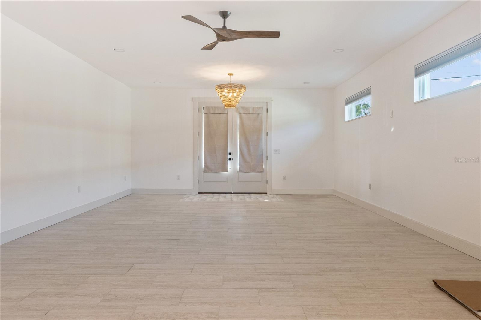 2727 W Chestnut Street