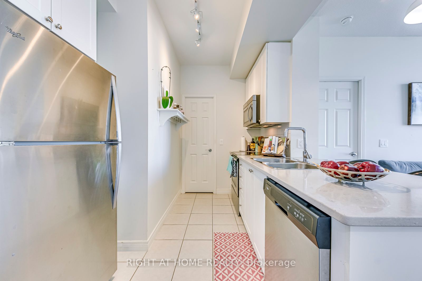 339 W Rathburn Rd 601