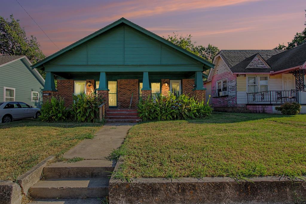 Great investment Property. Great opportunity to finish the left side. Right side tenant occupied $850 a month Section 8 - Just minutes from the medical district and bricktown.