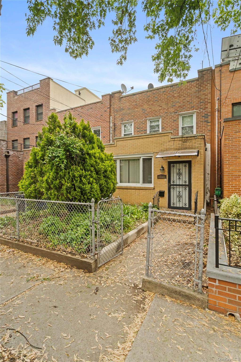 JUST LISTED — Move-In Ready 1-Family Home in Astoria’s most desirable pockets.Tucked away on a quiet, tree-lined block near the park, this beautifully maintained home offers the perfect mix of neighborhood charm and city convenience. Located close to everything Astoria is known for—restaurants, cafés, shopping, transportation, and local favorites—while still giving you the peace and privacy of a true residential feel.Move right in and enjoy:• Spacious layout• Sun-filled rooms• Private outdoor space• Quiet neighborhood setting• Prime Astoria location near parks, dining, and transit