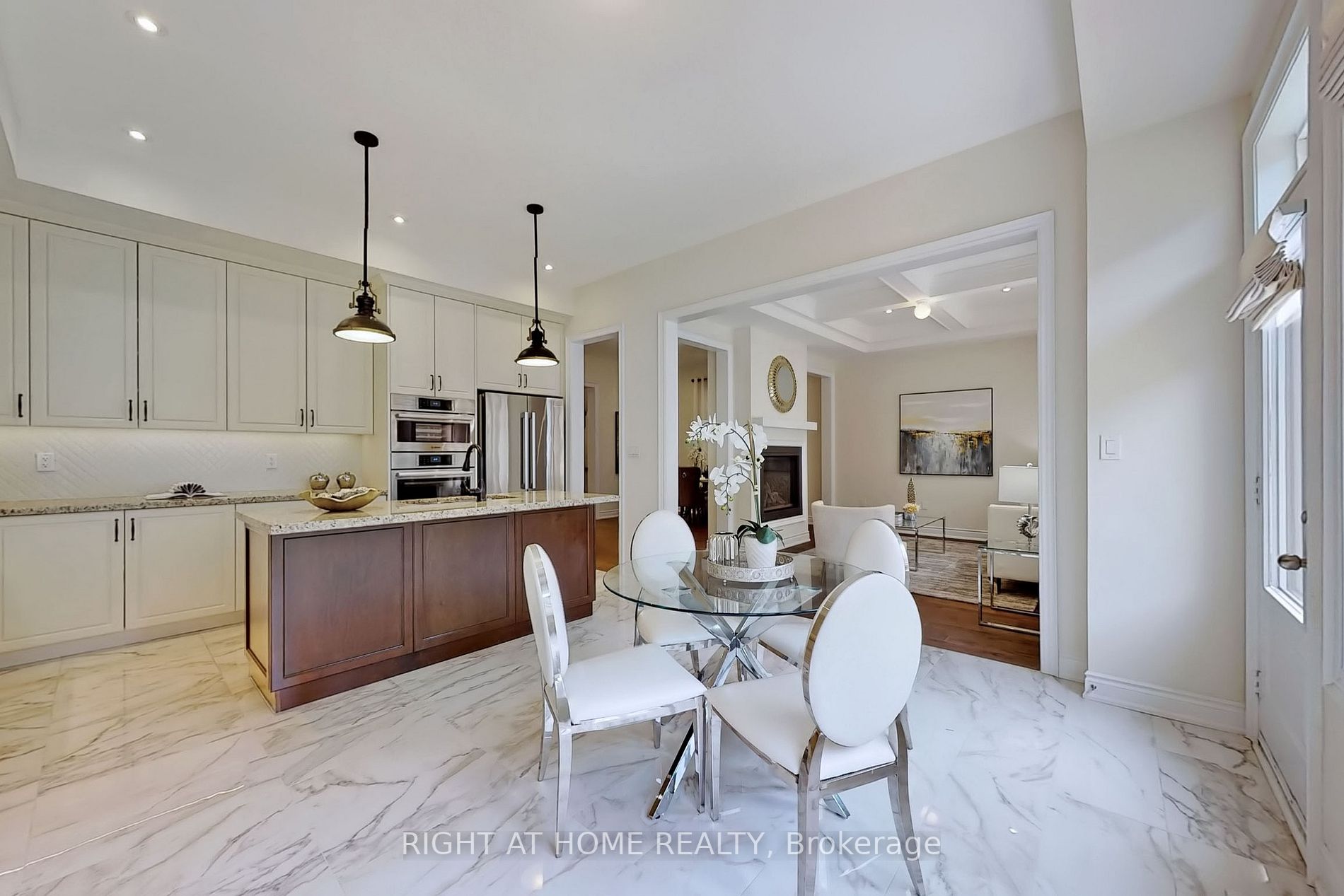 1316 Queens Plate Rd