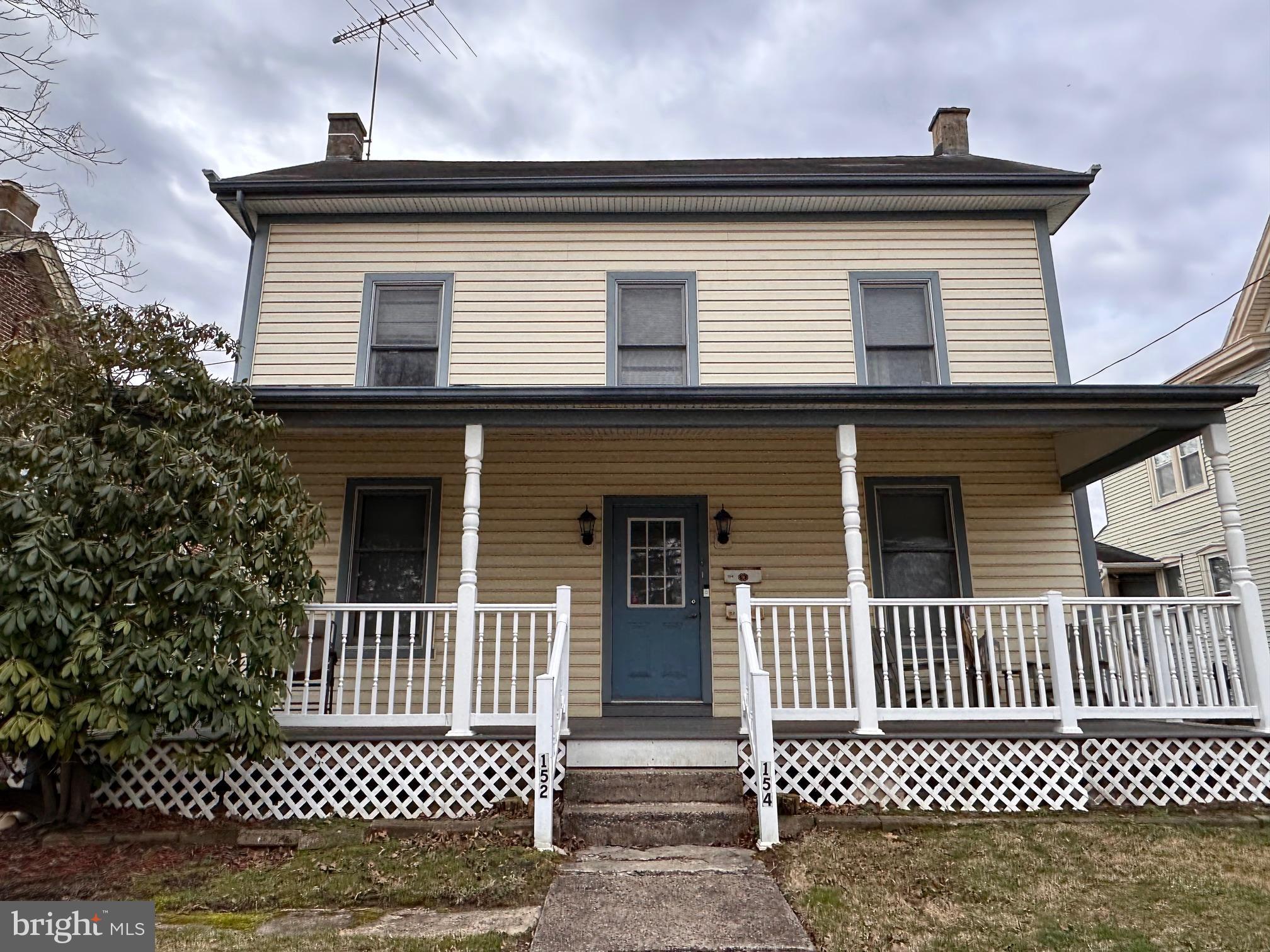152 N Main St  