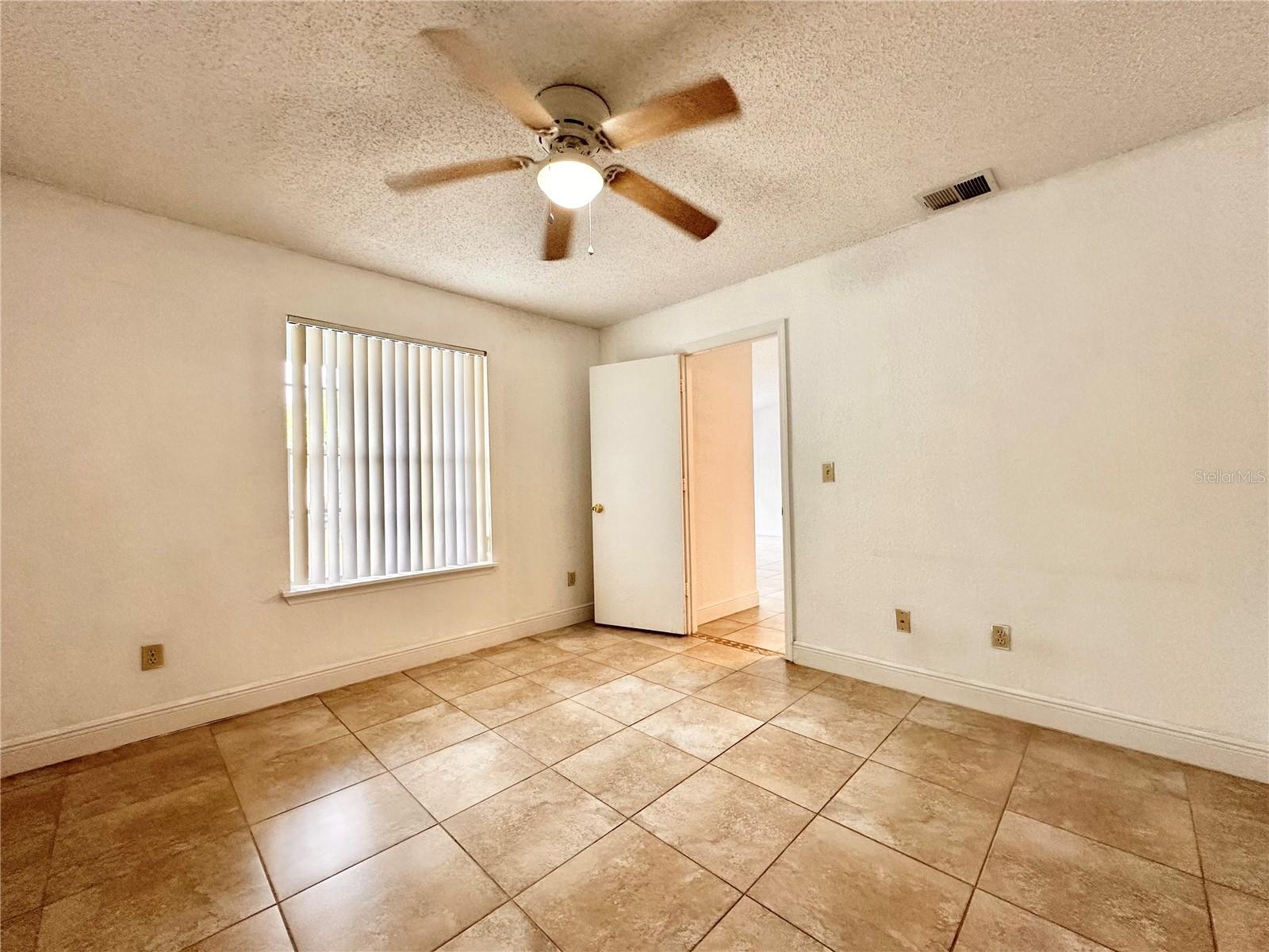 2550 N Alafaya Trail 12206