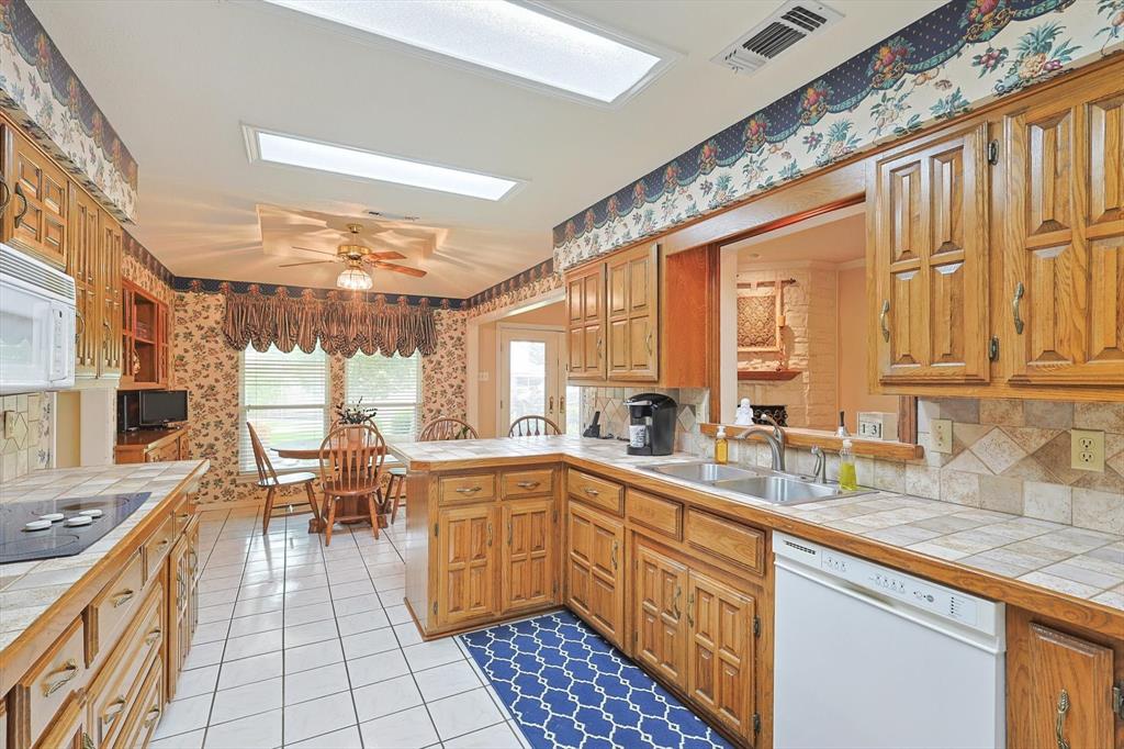 1512 Estates Way