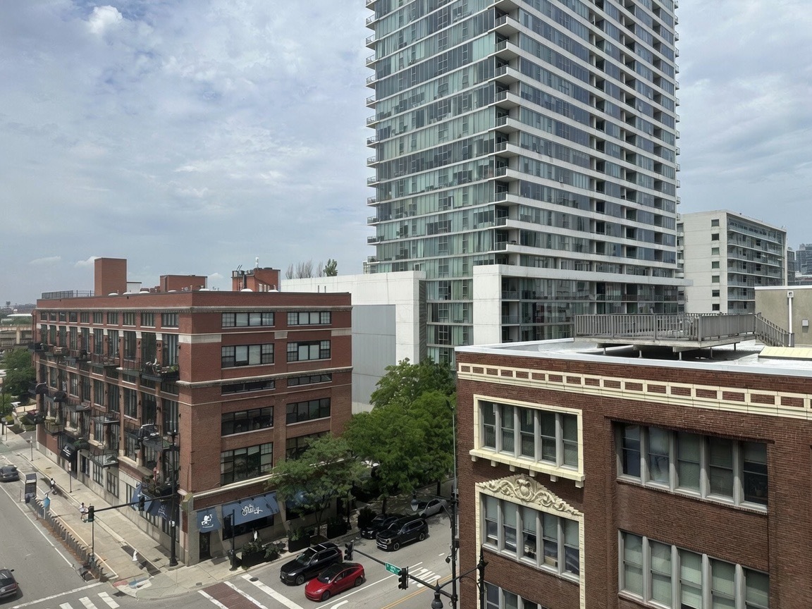 1801 S Michigan Avenue 603