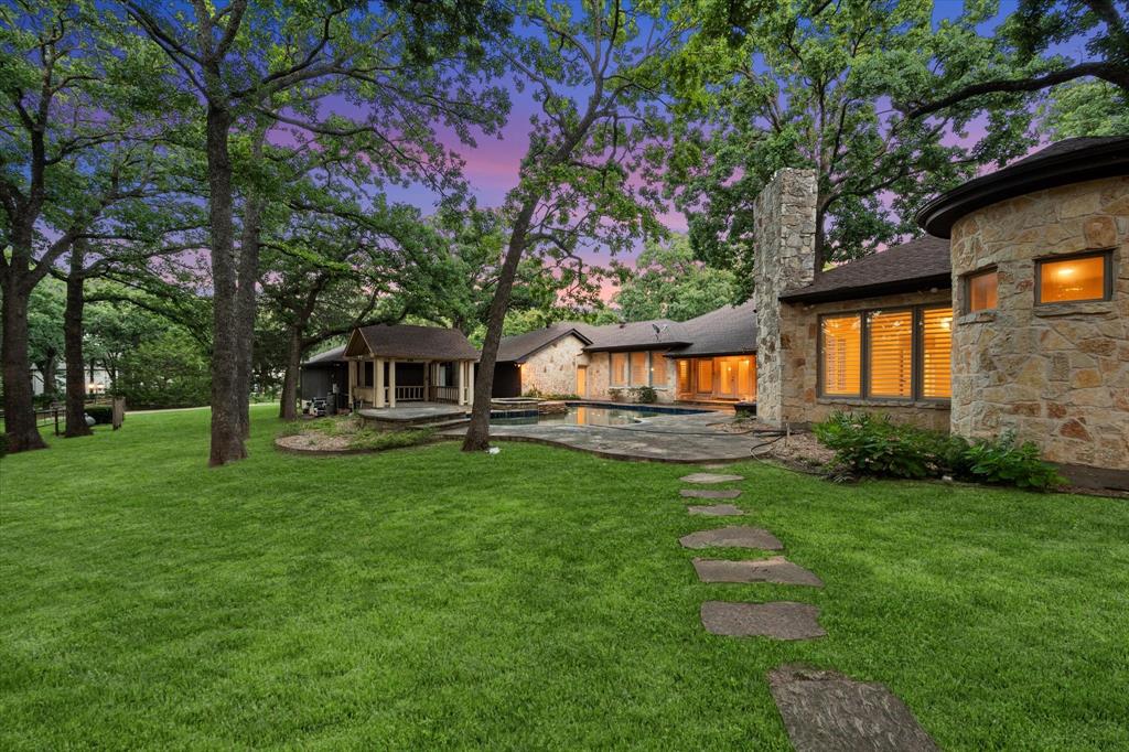 7 Woodland Drive