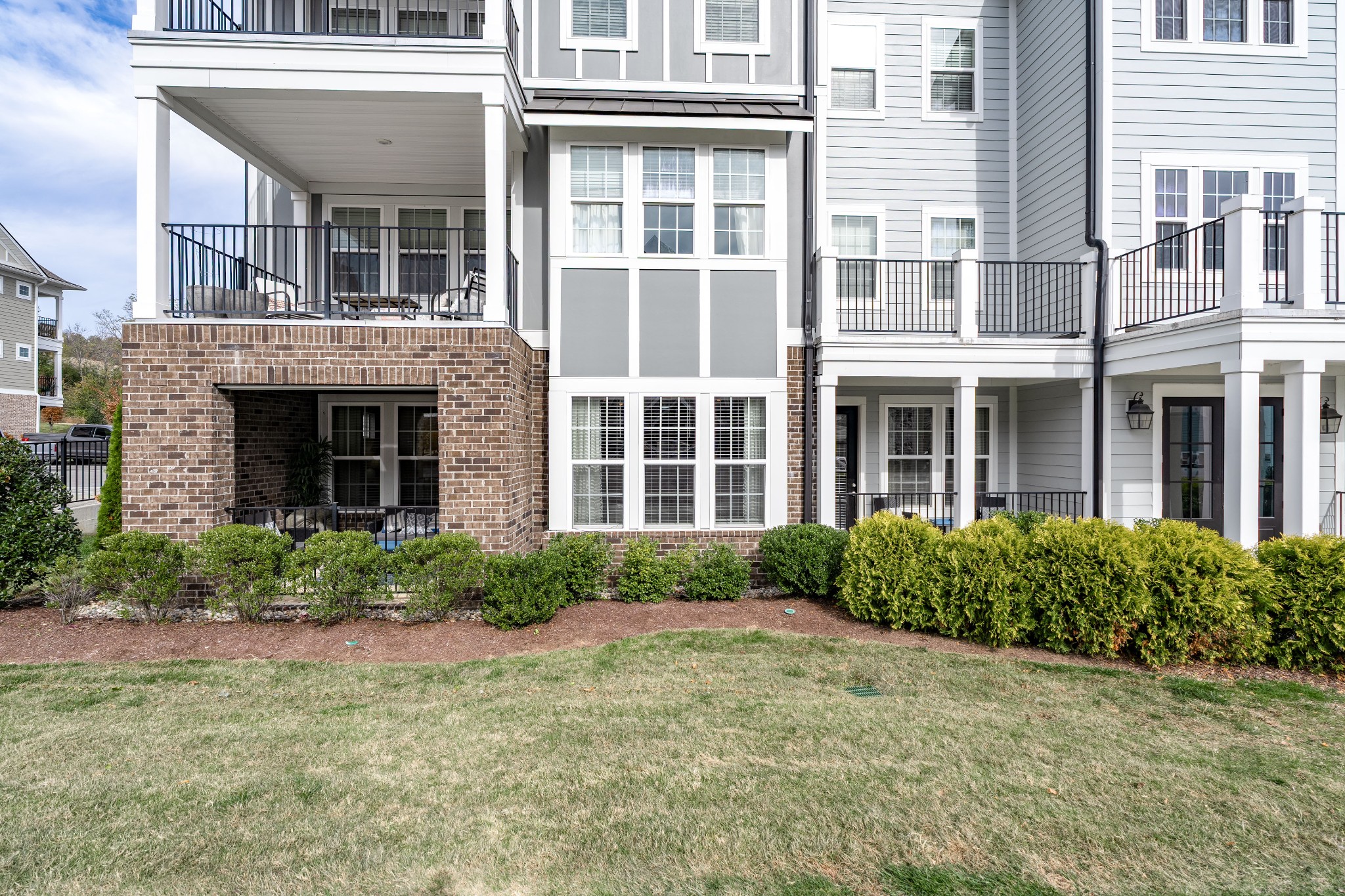 800 Vintage Green Ln 103 — sold