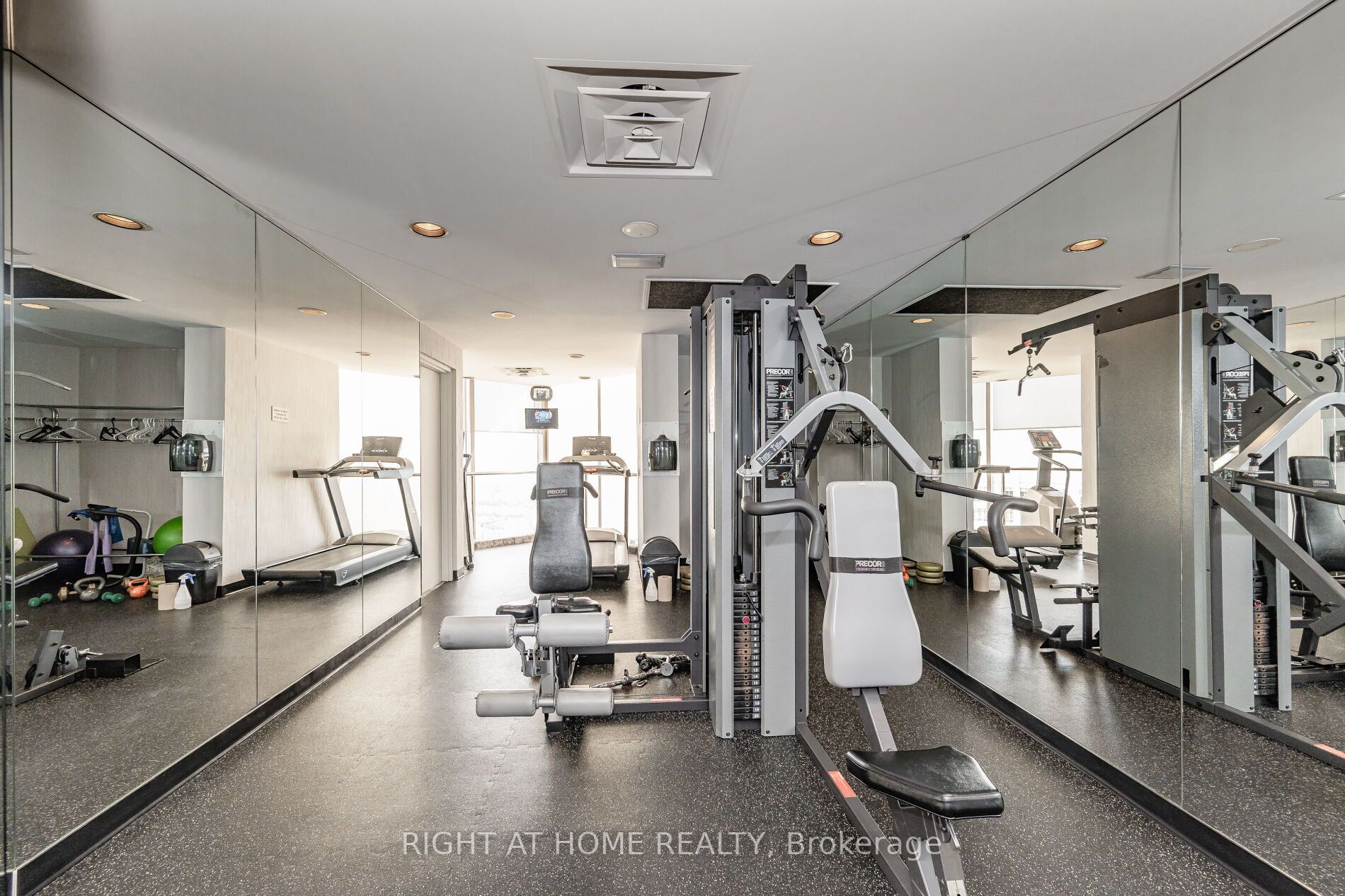 45 Kingsbridge Garden Circ 503