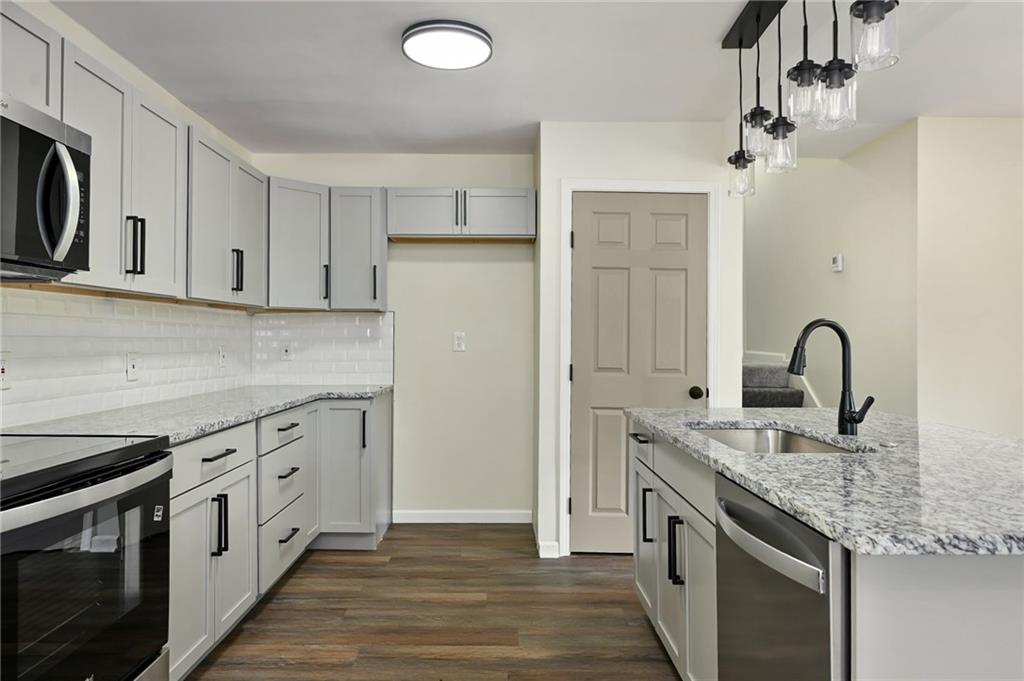 8032 Ne San Rafael Drive