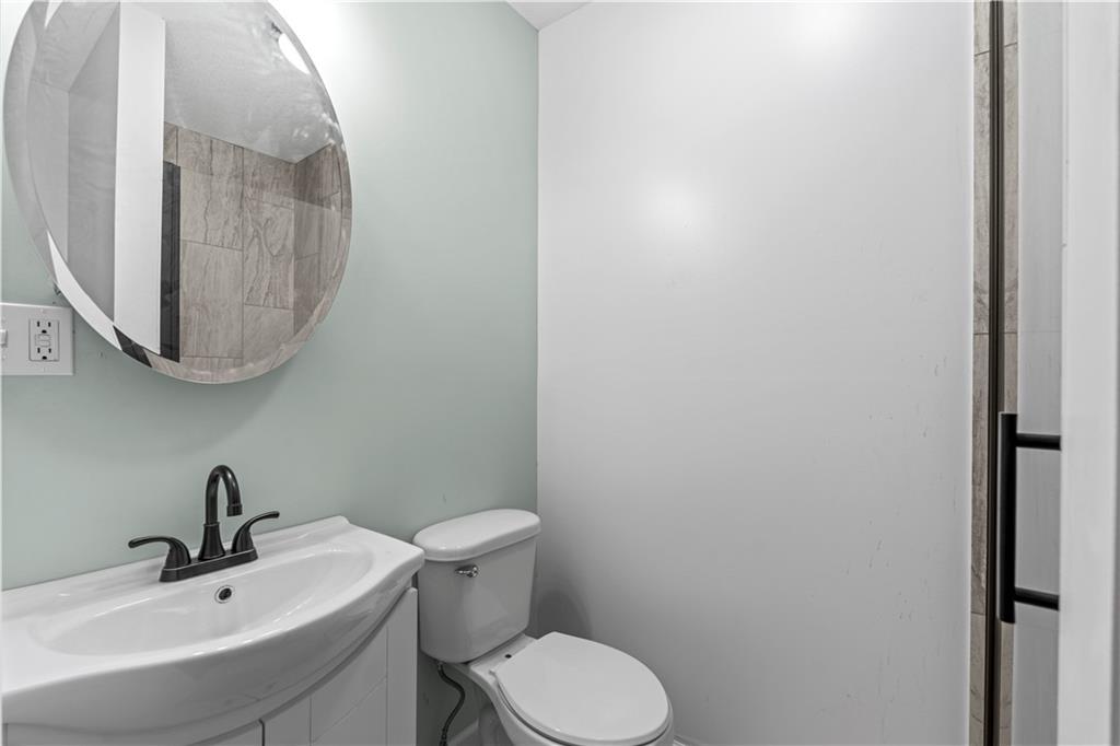 115 W Walnut Street