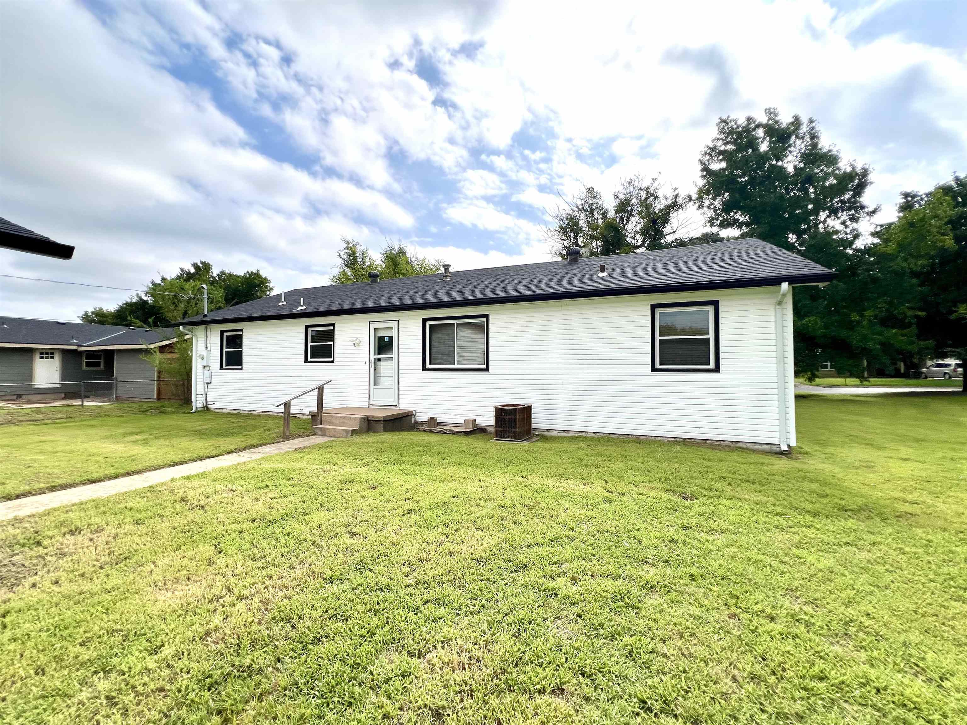 1015 N 10th