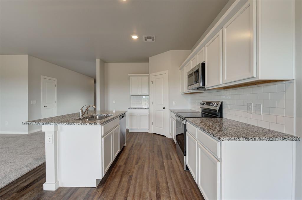 5325 Littlefoot Lane