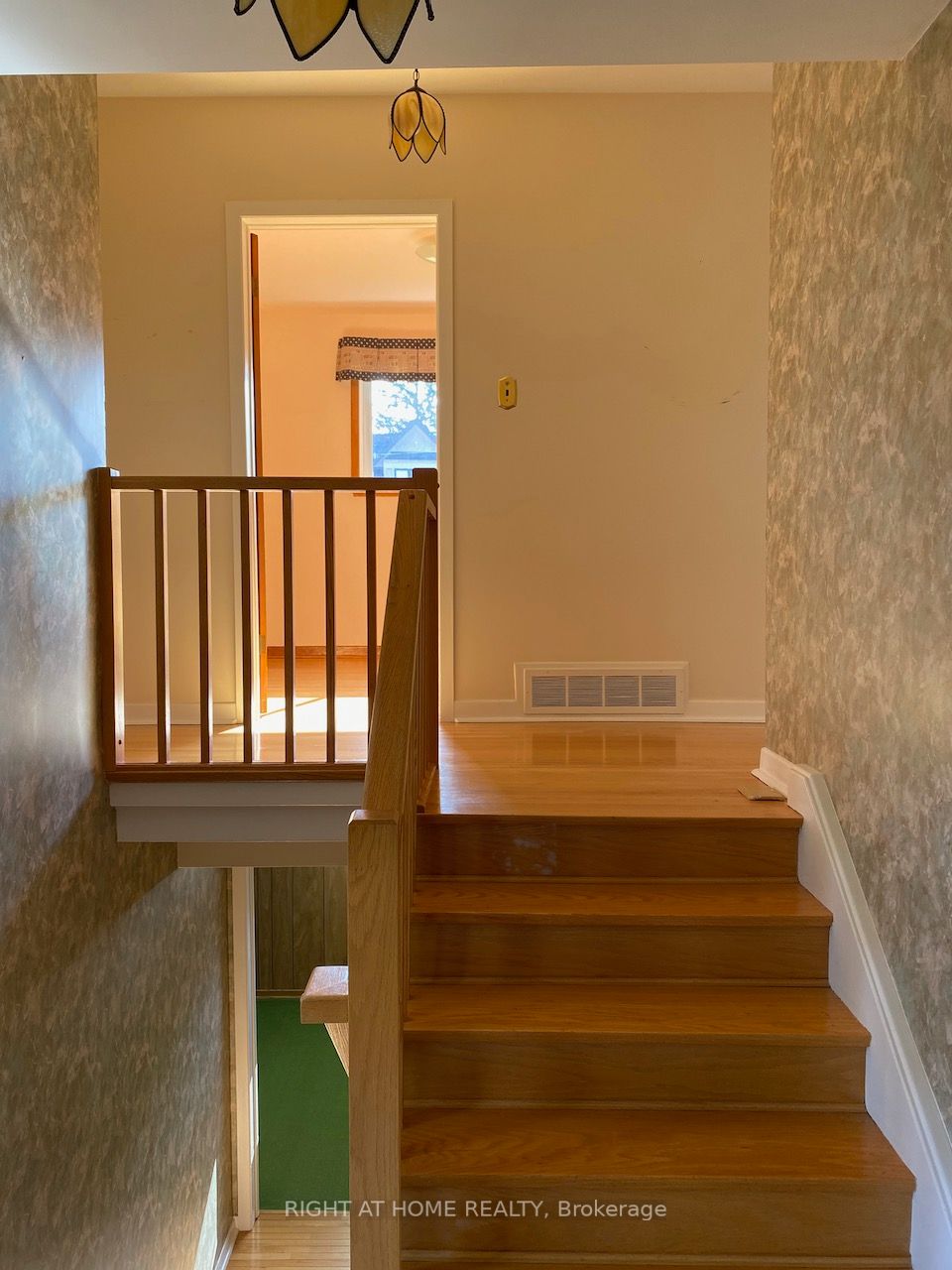 360 Sandlewood Rd