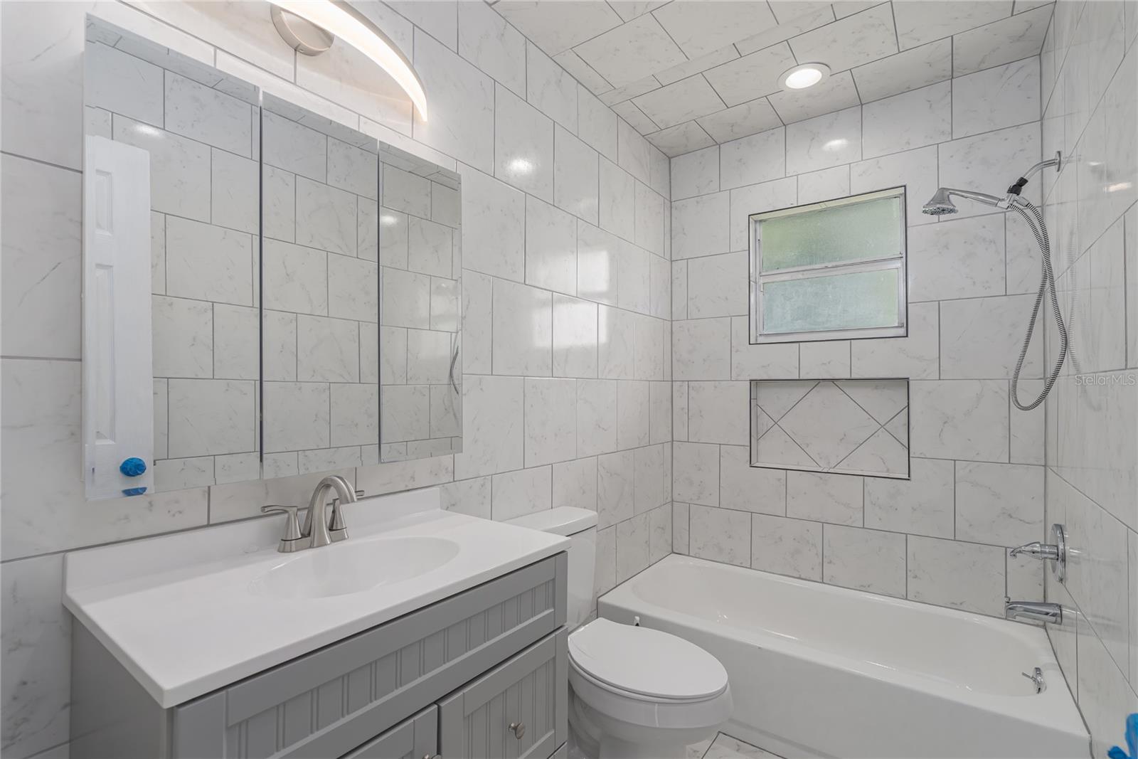 332 48th Street Court W