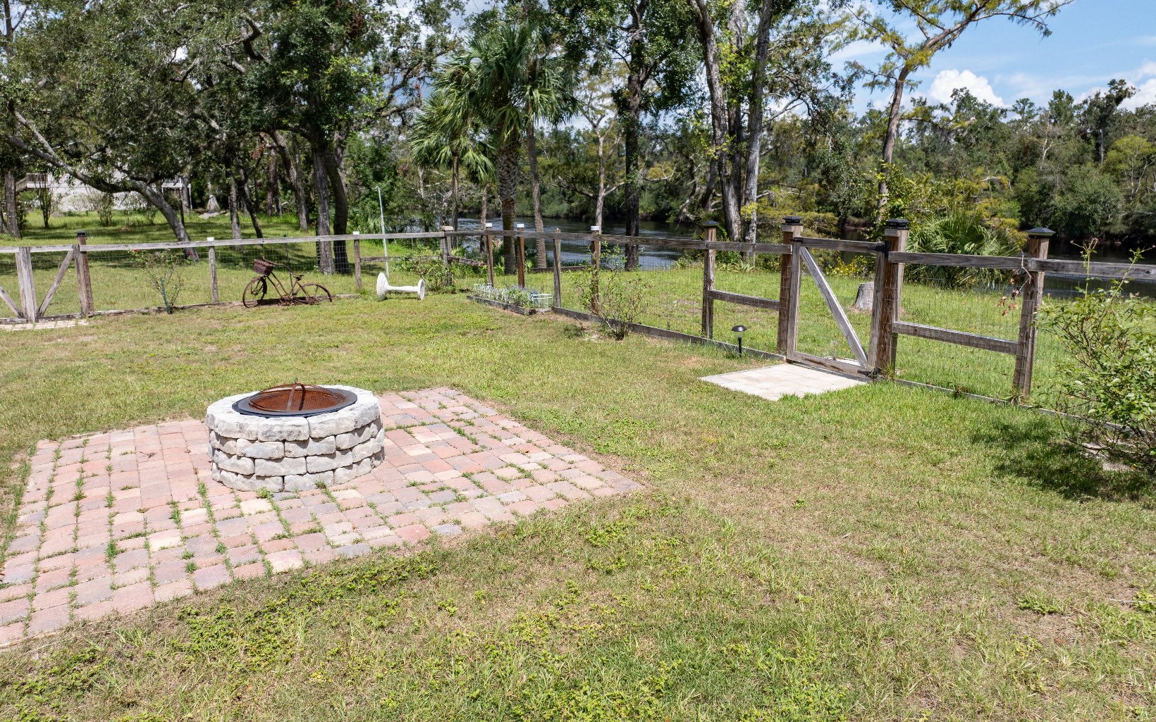 939 NW Banta Acres Rd