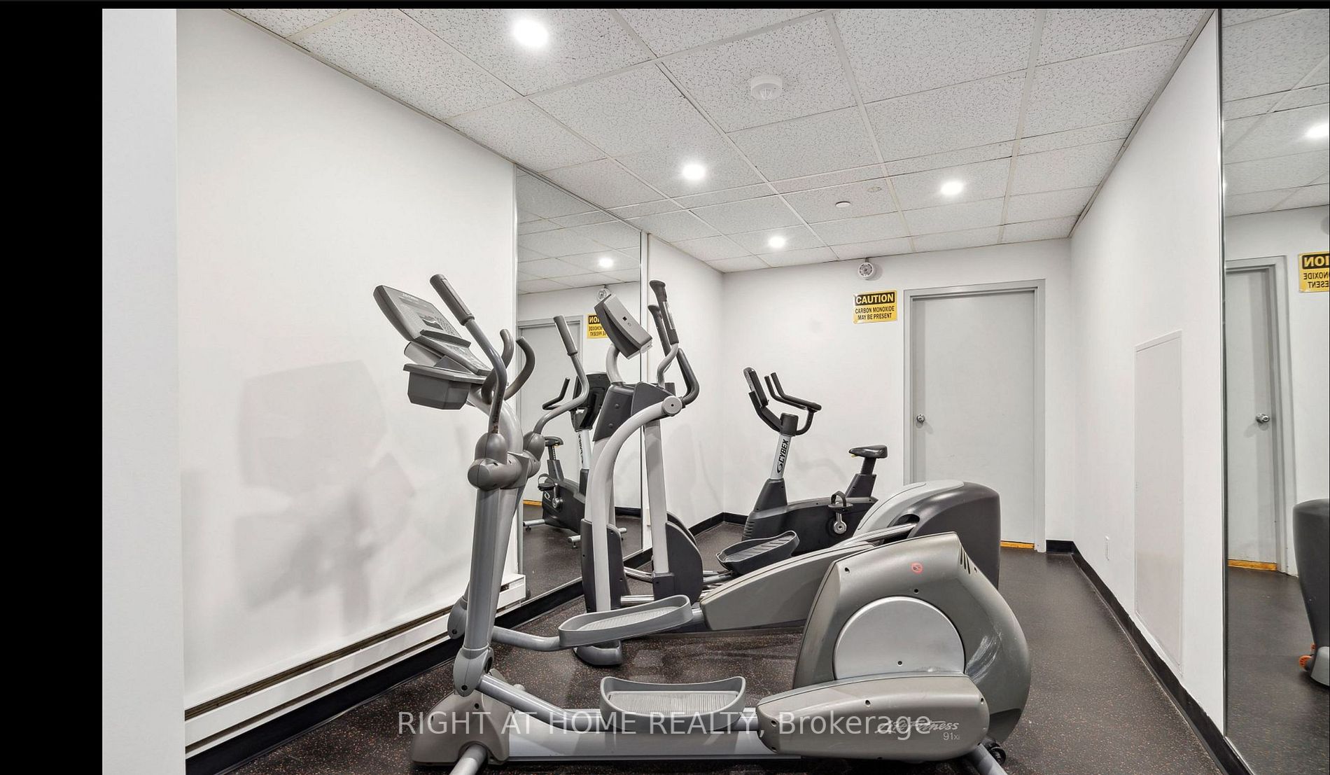 5785 Yonge St 505