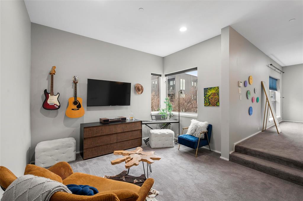 5205 Capitol Avenue 9