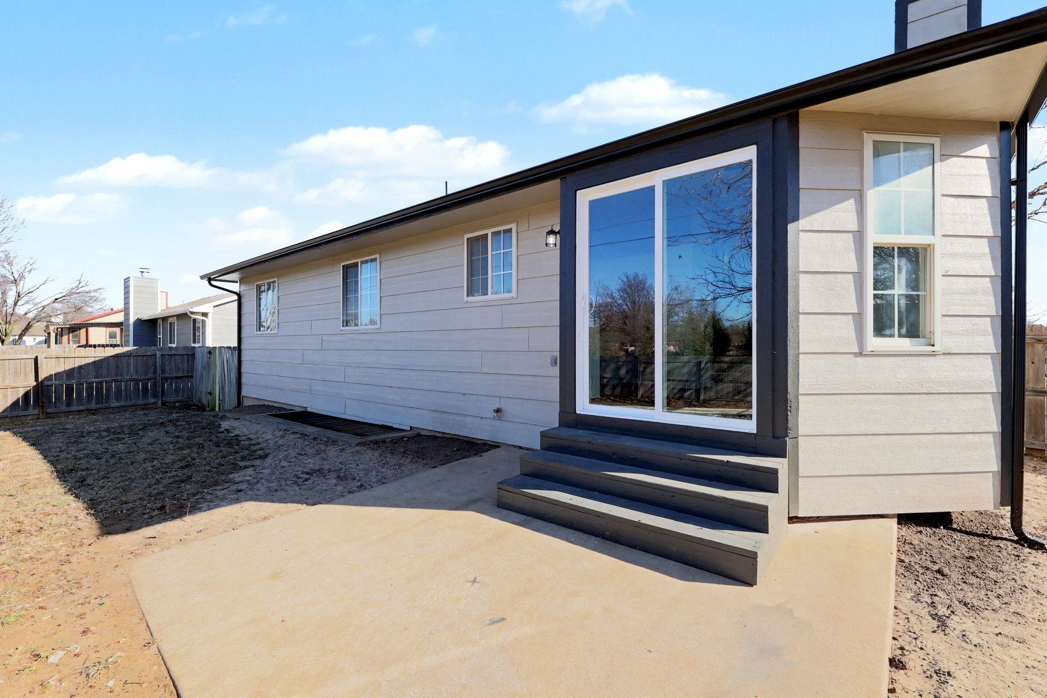 1813 N Pine Grove St