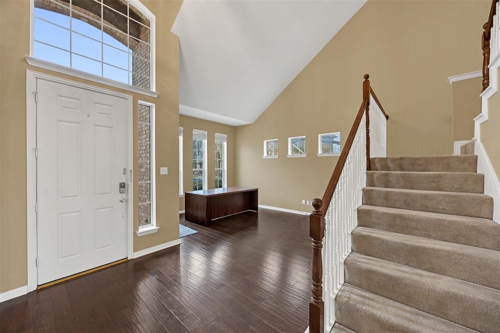 9909 Oakmont Court