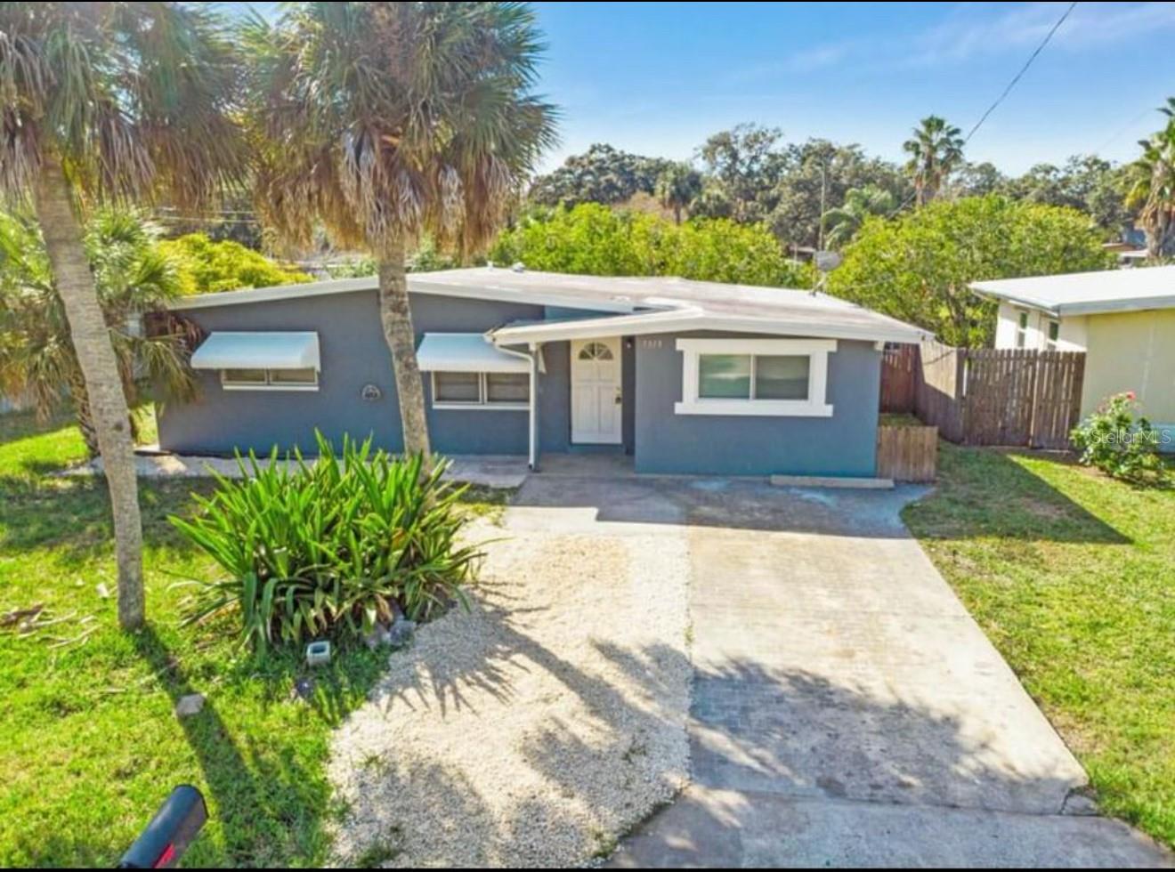 ***WATER FRONT LIVING *** Fish and kayak .Enjoy peaceful living right from your backyard! Updated and Move in Ready!! Renovated Kitchen, New appliances, New Water heater, tile flooring and Bright and open layout.3 Bedroom house with extra room and a Bright Florida room overlooking your private backyard.Great Location! Close to Down town New Port Richey, Park, shopping and minutes to the beach.Affordable Waterfront Living with the Canal on your own backyard!Start Living the Florida Lifestyle!Call to make an appointment today!     Sold AS IS.                                                                      Measures are apronximate and should be verified by buyer